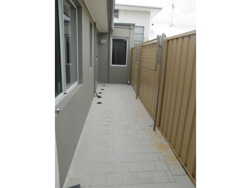 28 KARDAN LOOP, Falcon WA 6210