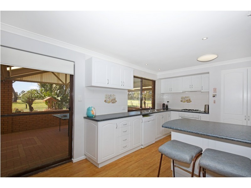 92 Caponi Road, Barragup WA 6209