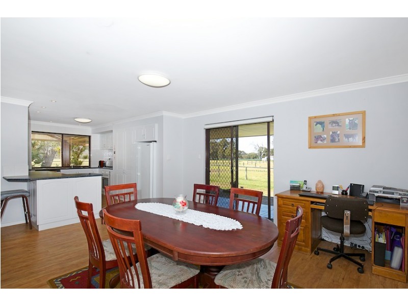 92 Caponi Road, Barragup WA 6209
