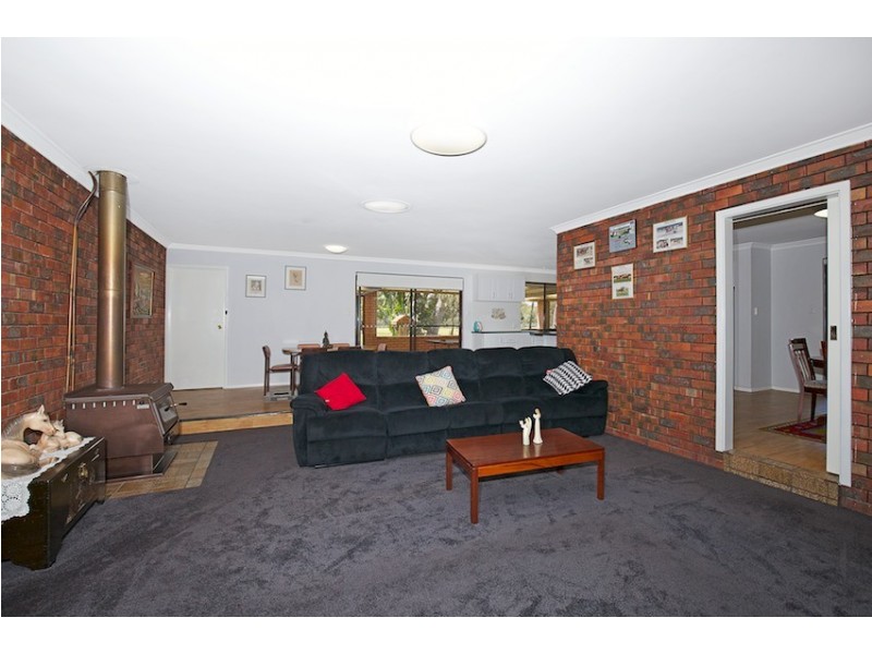 92 Caponi Road, Barragup WA 6209
