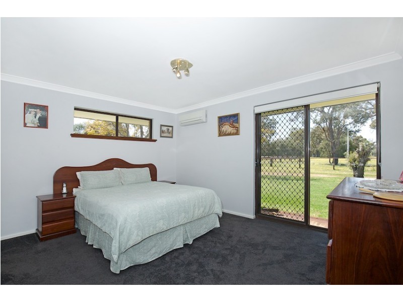 92 Caponi Road, Barragup WA 6209