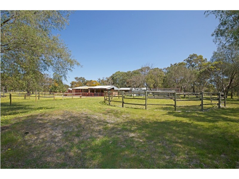 92 Caponi Road, Barragup WA 6209