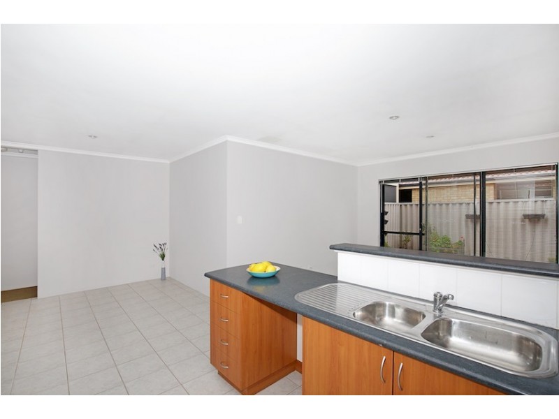 8/4 Lefroy Street, Mandurah WA 6210