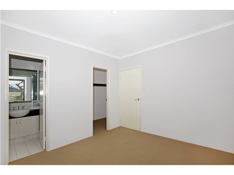 8/4 Lefroy Street, Mandurah WA 6210