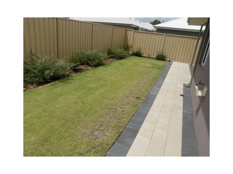 15 Illyarrie Avenue, Falcon WA 6210