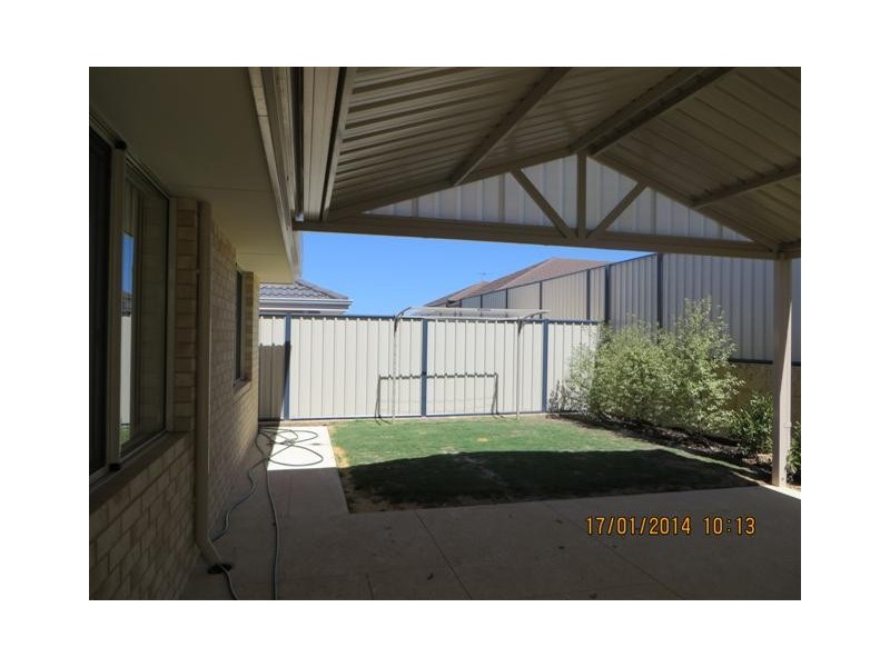 14 Scottsdale Turn, Meadow Springs WA 6210