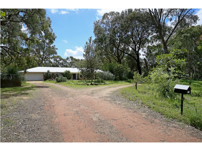 4 Nutbush Avenue, Falcon WA 6210