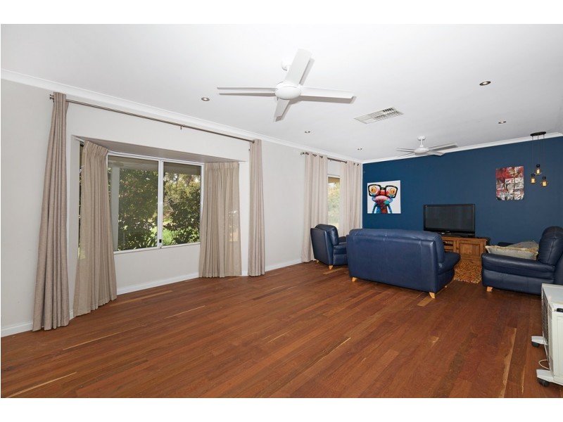4 Nutbush Avenue, Falcon WA 6210