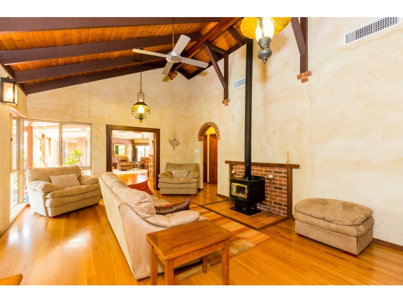 11 Nutbush Avenue, Falcon WA 6210