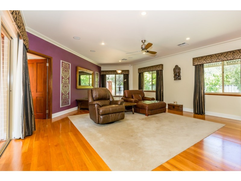 11 Nutbush Avenue, Falcon WA 6210