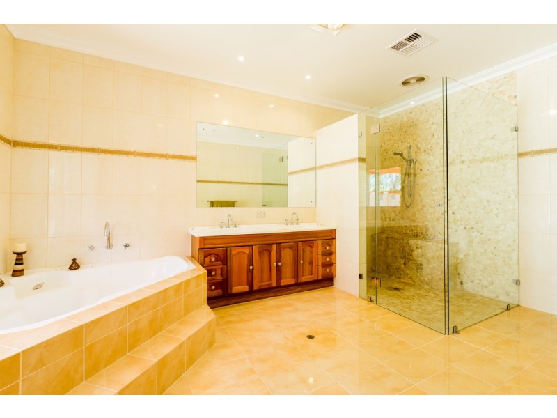 11 Nutbush Avenue, Falcon WA 6210