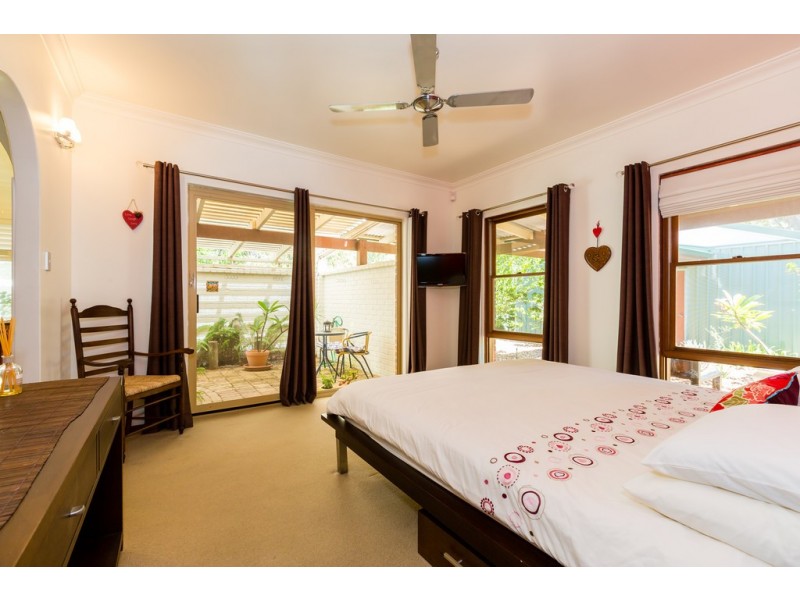 11 Nutbush Avenue, Falcon WA 6210