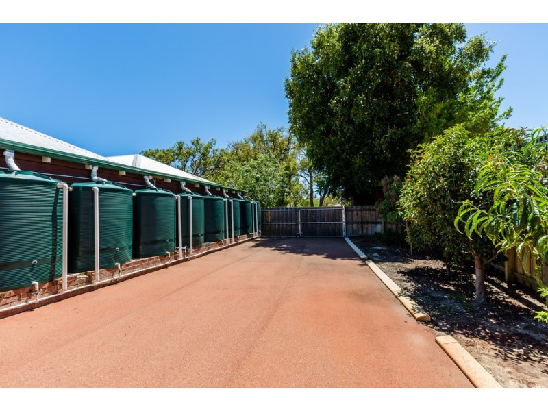 11 Nutbush Avenue, Falcon WA 6210