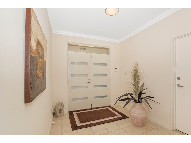 7 Sharperton Meander, Dudley Park WA 6210