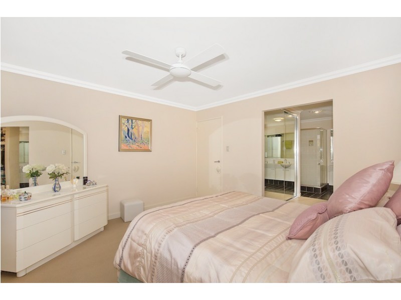 7 Sharperton Meander, Dudley Park WA 6210