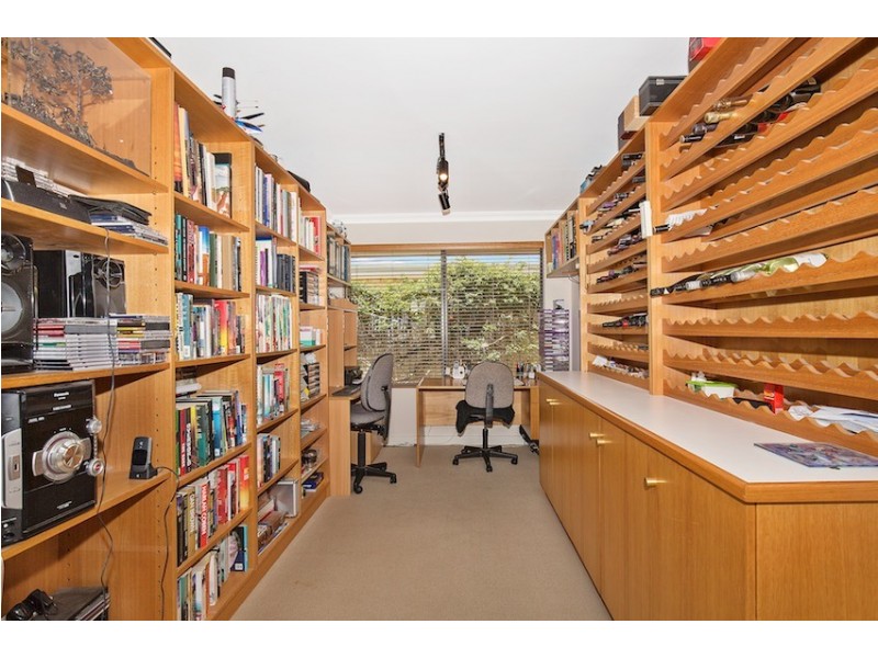 7 Sharperton Meander, Dudley Park WA 6210