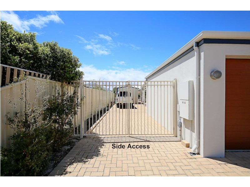 7 Sharperton Meander, Dudley Park WA 6210