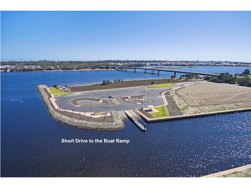 7 Sharperton Meander, Dudley Park WA 6210