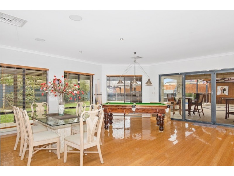 32 Parmelia Way, Madora Bay WA 6210