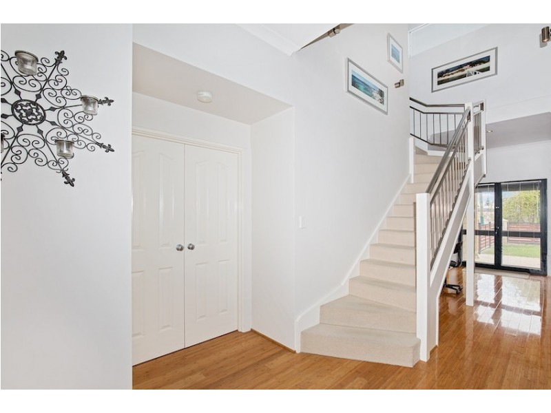 32 Parmelia Way, Madora Bay WA 6210