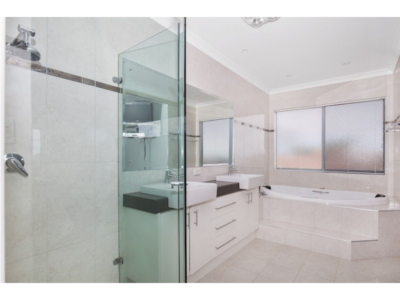 32 Parmelia Way, Madora Bay WA 6210