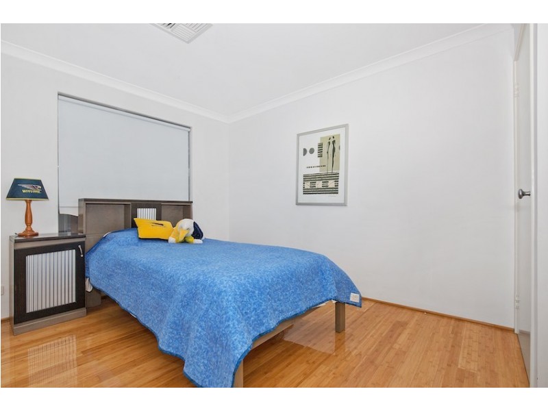 32 Parmelia Way, Madora Bay WA 6210