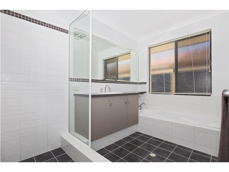 32 Parmelia Way, Madora Bay WA 6210