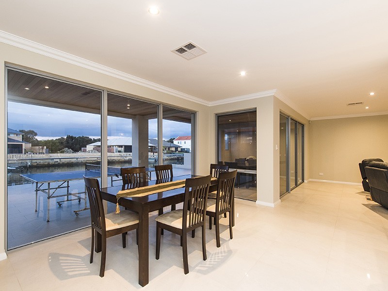 5 Gael Place, Dudley Park WA 6210