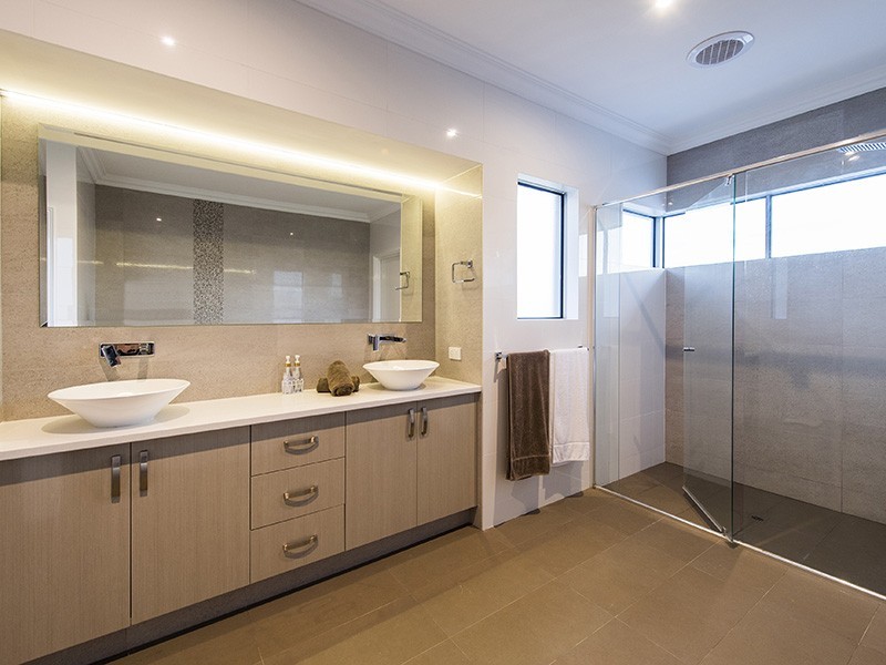 5 Gael Place, Dudley Park WA 6210