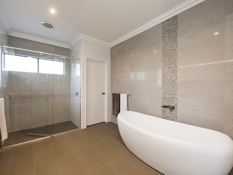 5 Gael Place, Dudley Park WA 6210