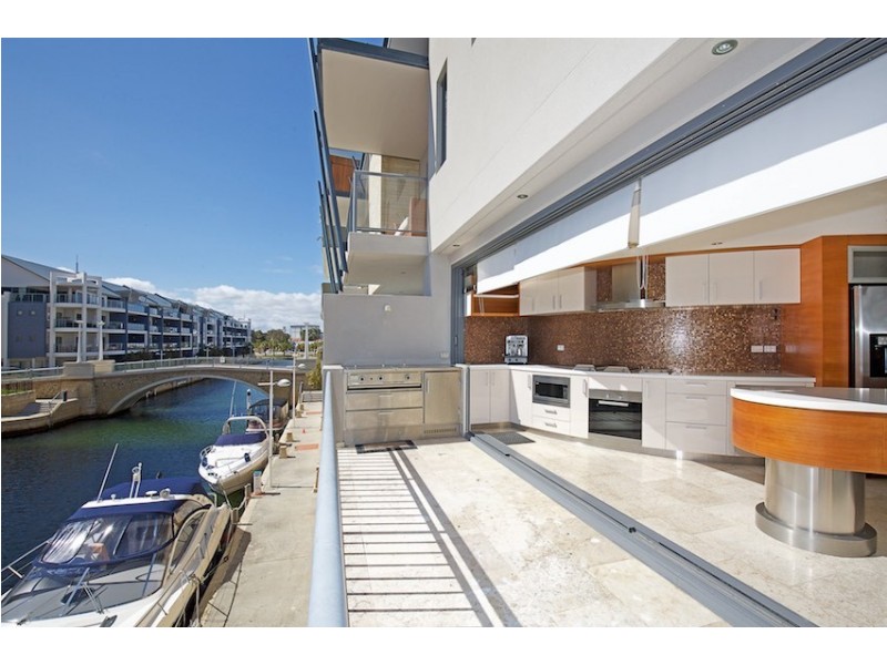 3/12 Cannaregio Square, Mandurah WA 6210