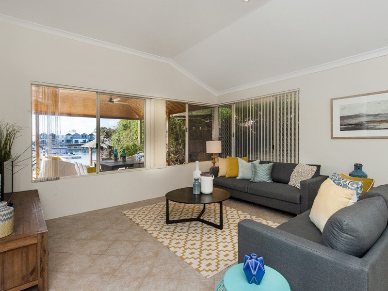 27 Genevieve Court, Halls Head WA 6210