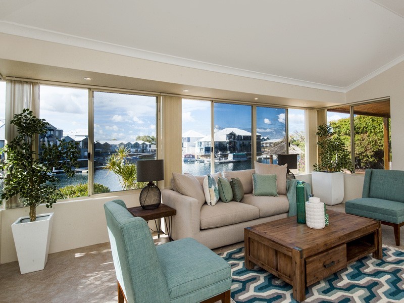 27 Genevieve Court, Halls Head WA 6210