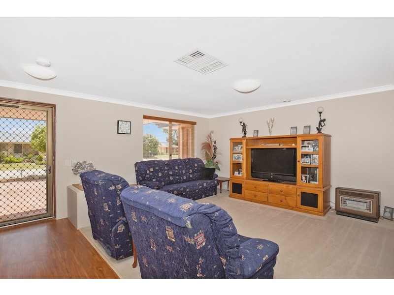 53 Blackwood Parade, Dudley Park WA 6210