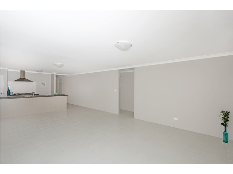 16 Sombre Rise, Halls Head WA 6210