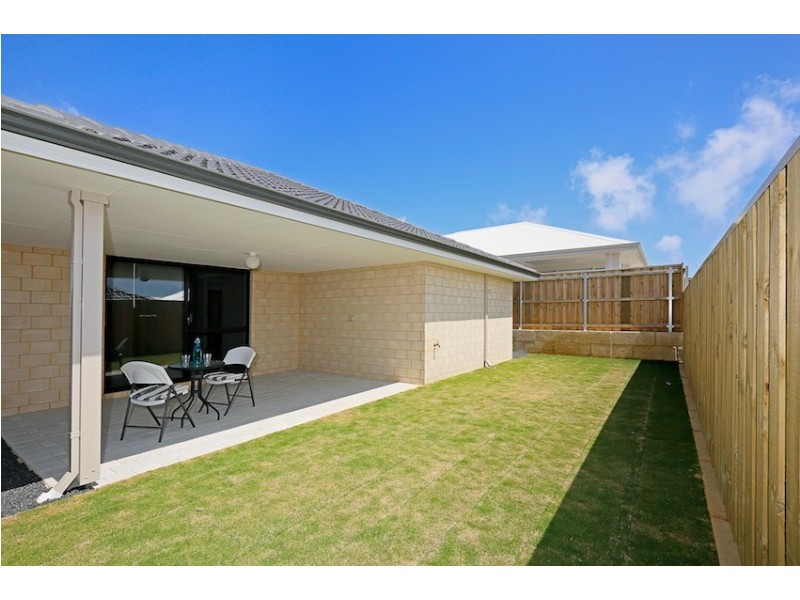 16 Sombre Rise, Halls Head WA 6210