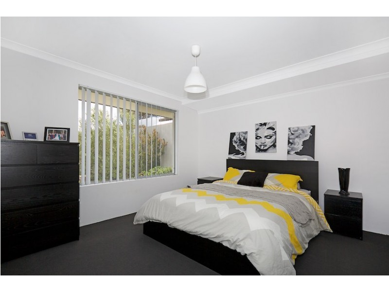 8 Bunker Retreat, Meadow Springs WA 6210