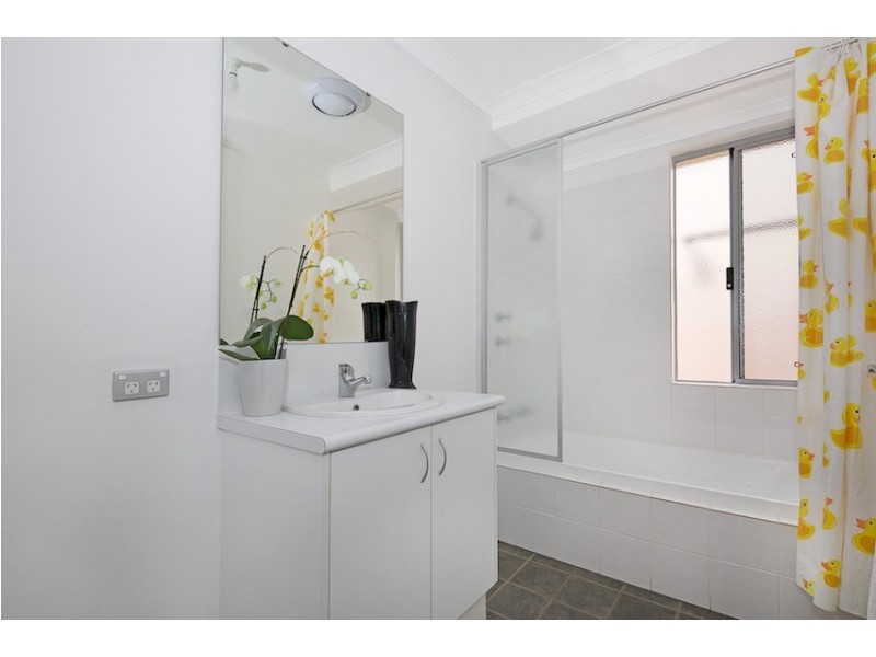 8 Bunker Retreat, Meadow Springs WA 6210