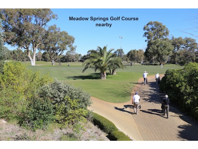 8 Bunker Retreat, Meadow Springs WA 6210