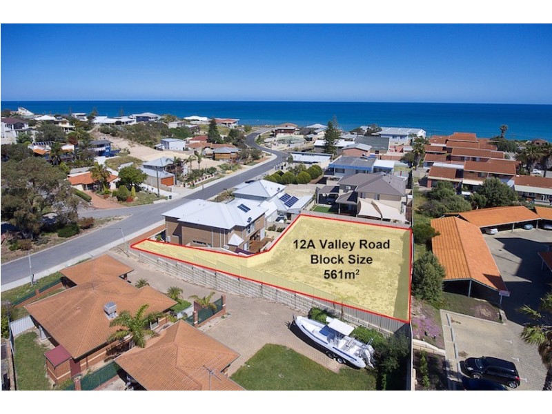12A Valley Road, Halls Head WA 6210