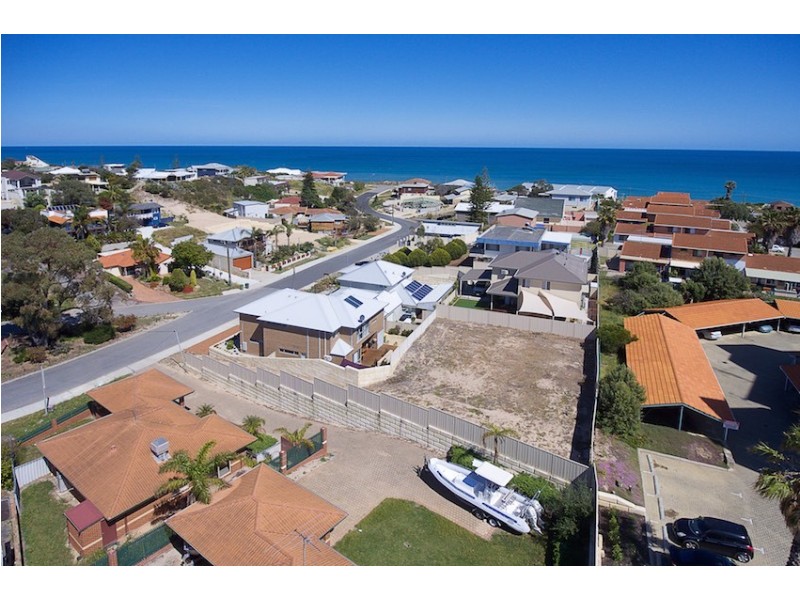 12A Valley Road, Halls Head WA 6210