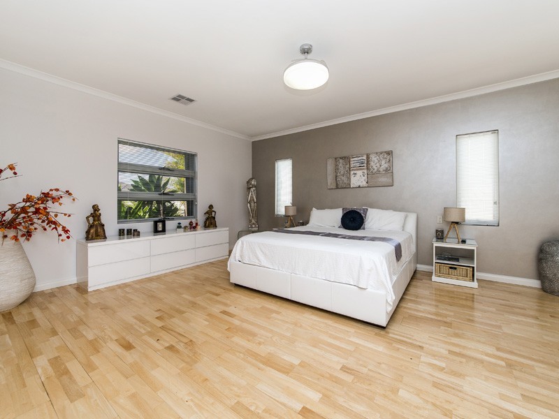 61 Camden Way, Meadow Springs WA 6210