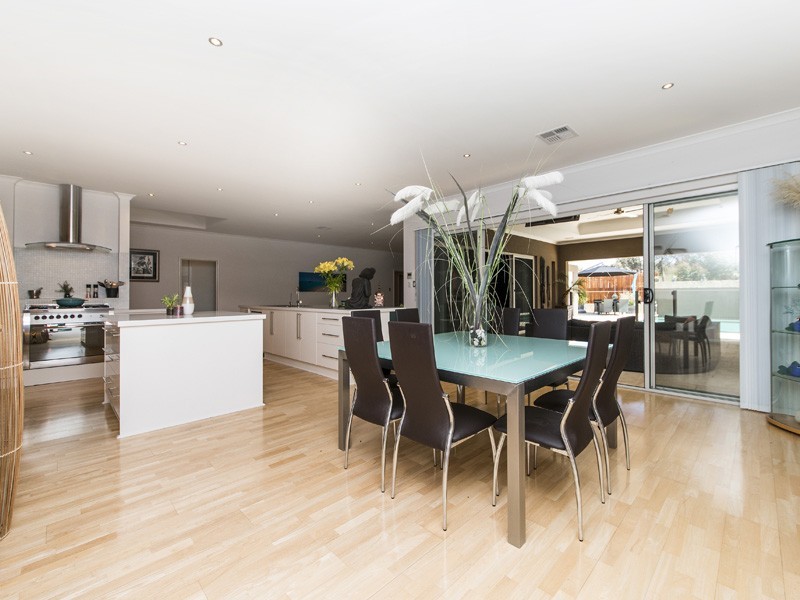 61 Camden Way, Meadow Springs WA 6210