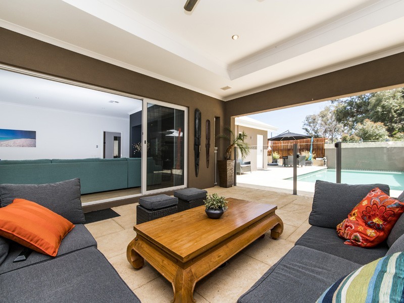 61 Camden Way, Meadow Springs WA 6210