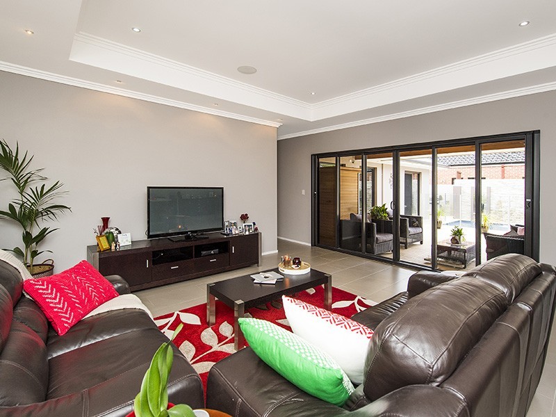 12 Cordia Way, Halls Head WA 6210