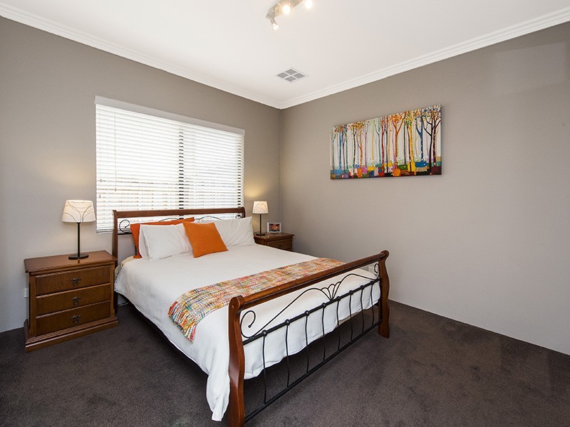 12 Cordia Way, Halls Head WA 6210