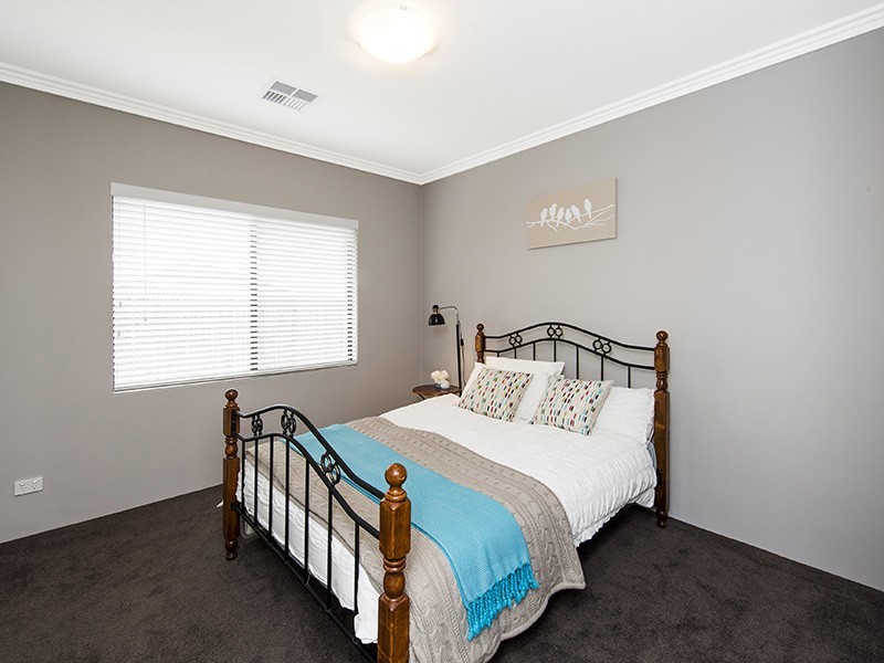 12 Cordia Way, Halls Head WA 6210