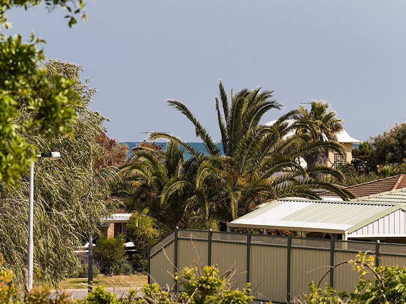 21 Seawind Drive, Silver Sands WA 6210