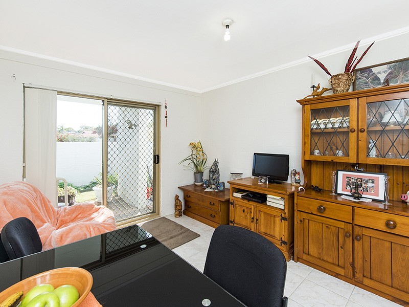 21 Seawind Drive, Silver Sands WA 6210