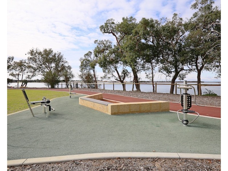 4 Bowerbird Way, Erskine WA 6210